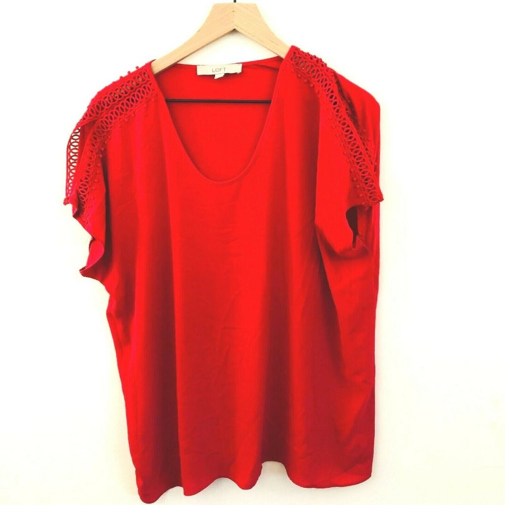 LOFT Solid Red Scoop Neck Tee